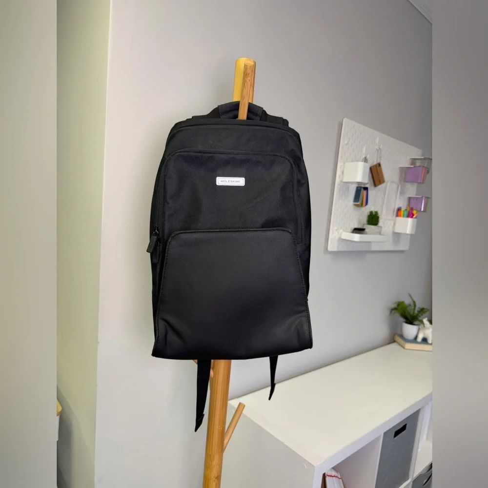 Moleskine Nomad Black Backpack Medium